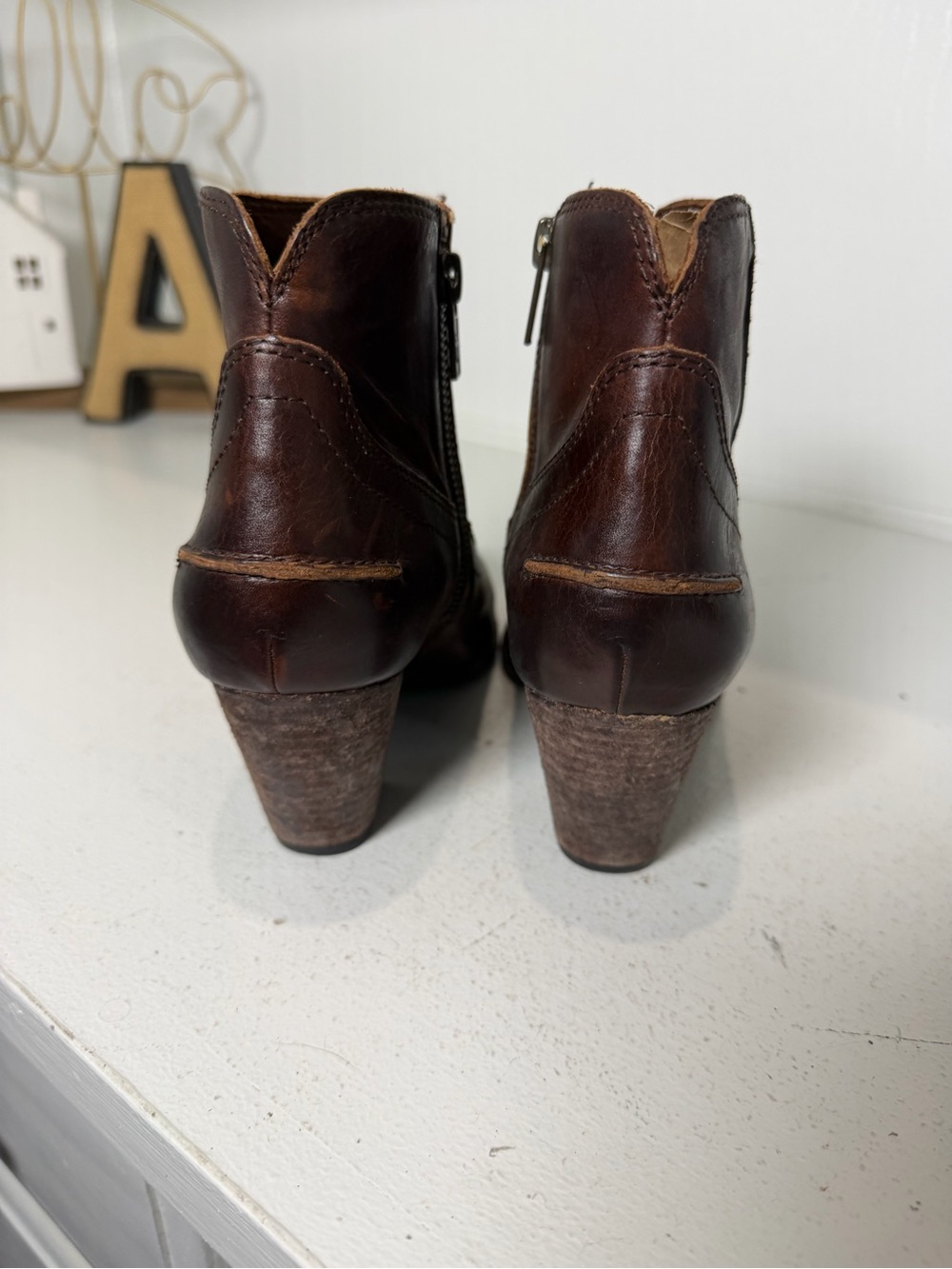 Frye Women's 6.5B Brown Leather Western Ankle Boots Pointed Toe Booties Zip - Picture 7 of 10